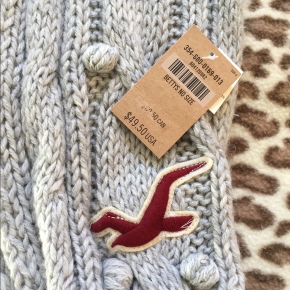 Brand new Hollister scarf - Picture 2 of 2